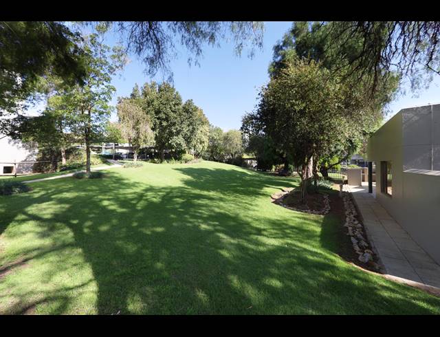 2 BEDROOM APARTMENT RENTED IN BENMORE GARDENS